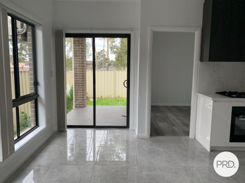 33A Wattle Avenue, MACQUARIE FIELDS NSW 2564