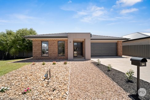 34 Aspect Drive, HUNTLY VIC 3551