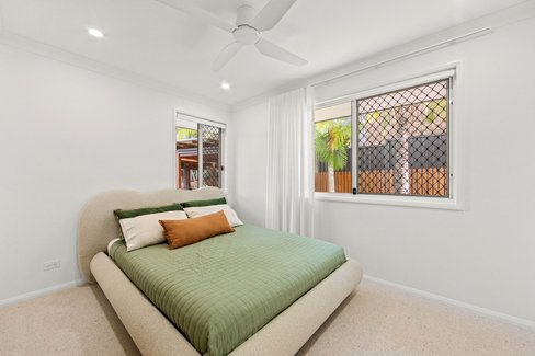 34 Breakwater Road, ROBINA QLD 4226