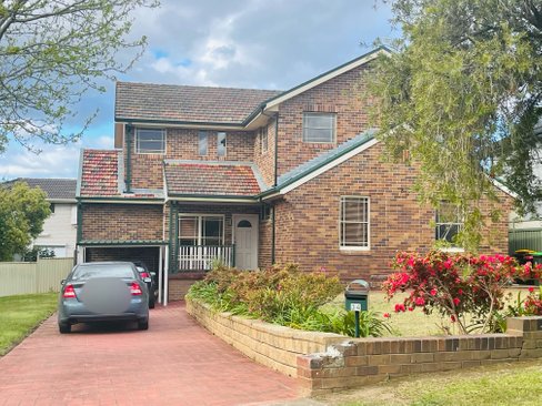 34 Bungalow Road, ROSELANDS NSW 2196