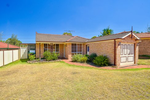 34 Candlebark Circuit, GLENMORE PARK NSW 2745