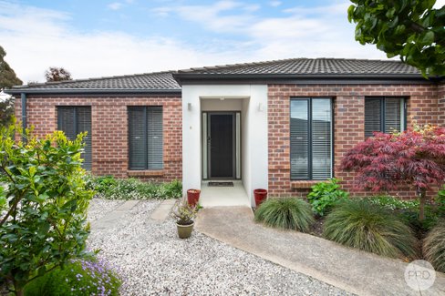 3/4 Dunn Street, GOLDEN POINT VIC 3350