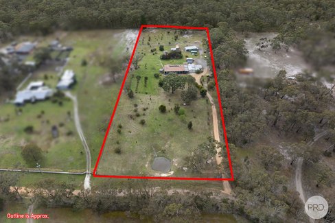 34 Farley Road, DEREEL VIC 3352