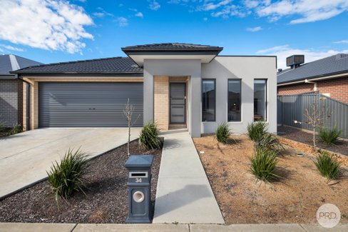 34 Marxsen Parade, LUCAS VIC 3350