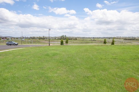 34 Meadowhawk Street, CHISHOLM NSW 2322