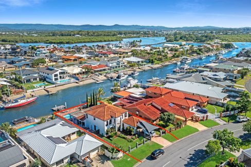 34 O'Grady Drive, PARADISE POINT QLD 4216