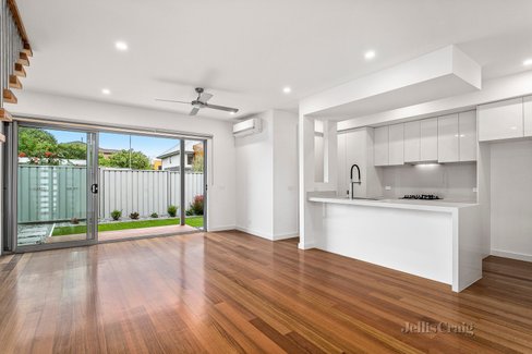 3/4 Percy Street Newport 3015