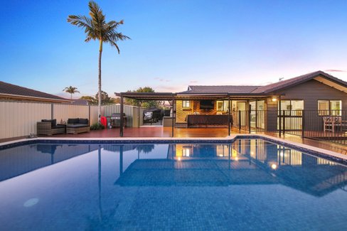 34 Spindle Street, Palm Beach QLD 4221