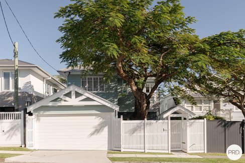 34 Sydney Street, LABRADOR QLD 4215