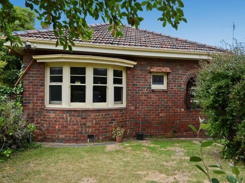 34 William Street Newtown 3220