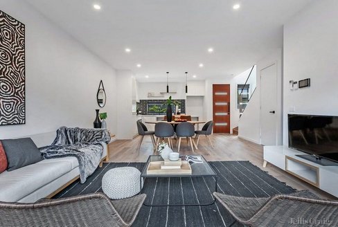 3/44 Dundee Street Reservoir 3073