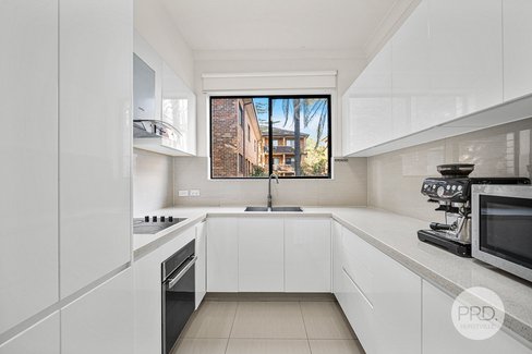 3/48-50 Hampton Court Road, CARLTON NSW 2218