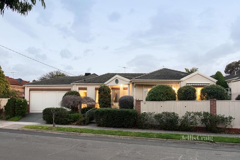 35 Beetham Parade Rosanna 3084