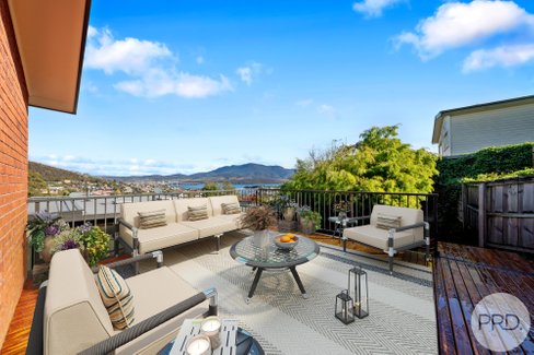 35 Begonia Street, LINDISFARNE TAS 7015
