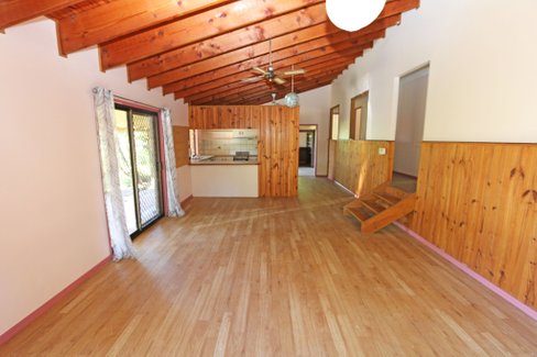 35 Bradstone Road, CARRARA QLD 4211