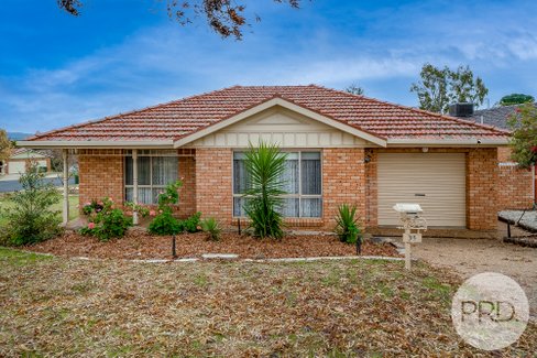 35 Brooklyn Drive, BOURKELANDS NSW 2650
