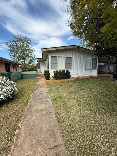 35 Croydon Aveue, TAMWORTH NSW 2340