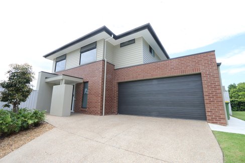 35 Dellwood Circuit, MOLENDINAR QLD 4214