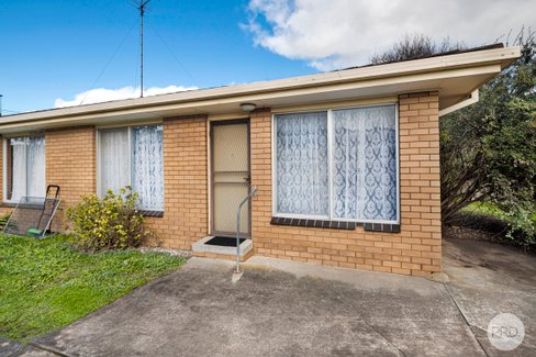 3/5 Dover Street, WENDOUREE VIC 3355