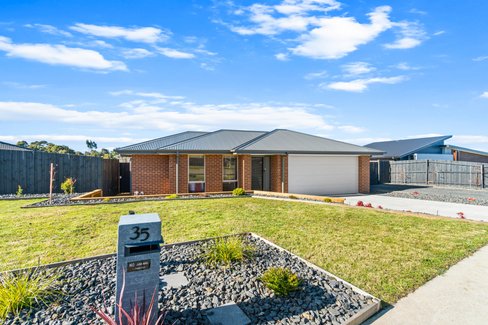 35 Eastern View Drive, Eastwood