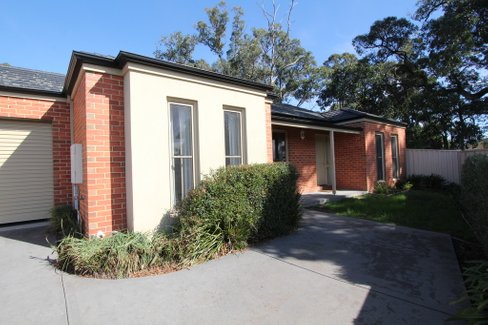 3/5 Eilish Court, MOUNT HELEN VIC 3350