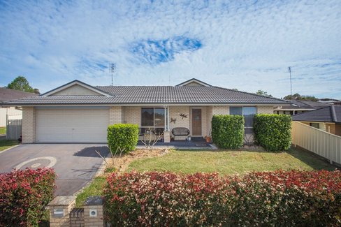 35 Jenna dr, RAWORTH NSW 2321