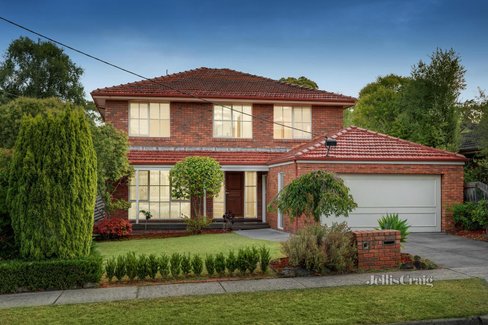 35 Paxton Drive Glen Waverley 3150