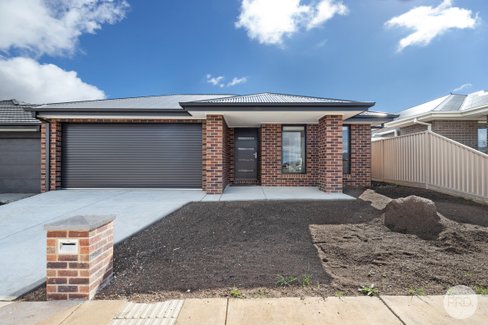 35 Spoonbill Avenue, WINTER VALLEY VIC 3358