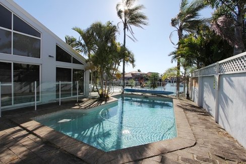 35 Sundance Way, RUNAWAY BAY QLD 4216