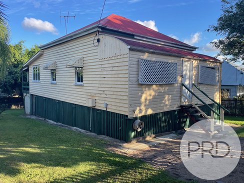 35 Surrey Street, NUNDAH QLD 4012
