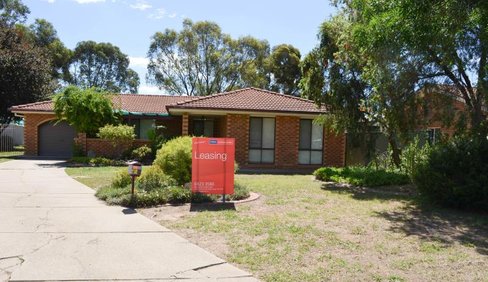 35 Warrambool Crescent, GLENFIELD PARK NSW 2650