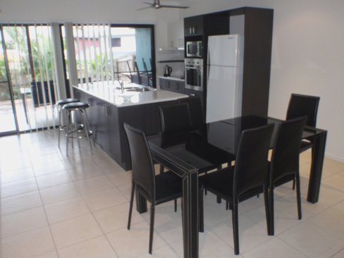 35/25 Abel, CANNONVALE QLD 4802