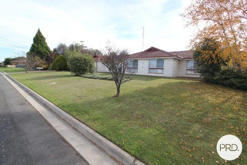 3/6 Aminya Avenue, DELACOMBE VIC 3356