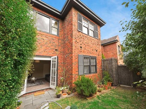 3 6 Barkers Road Hawthorn 3122