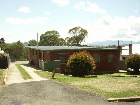 36 Bartoman Street, BATLOW NSW 2730