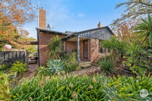 36 Churchill Avenue, FLORA HILL VIC 3550