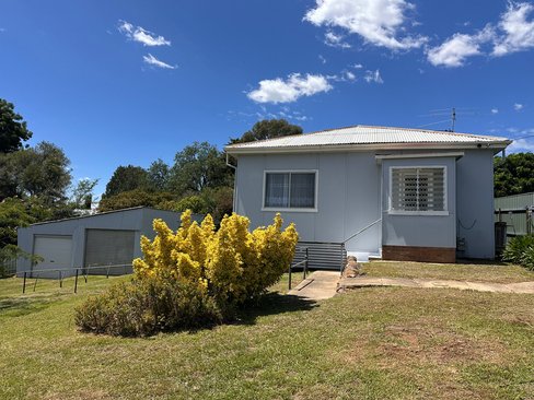 36 Clarke Street, TUMUT
