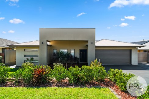 36 Deakin Avenue, LLOYD NSW 2650