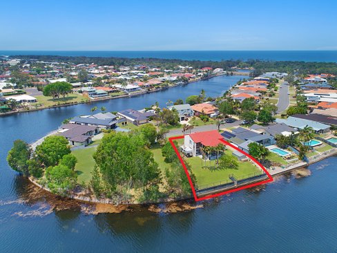 36 Edinburgh Court, POTTSVILLE NSW 2489