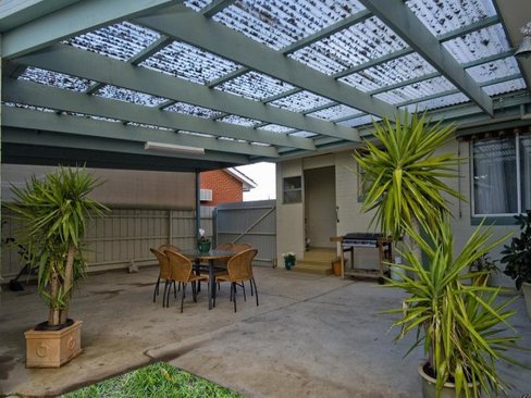 36 Hibiscus Crescent Newcomb 3219