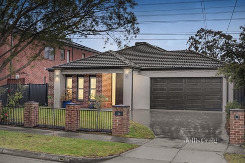 36 Johnson Drive Glen Waverley 3150