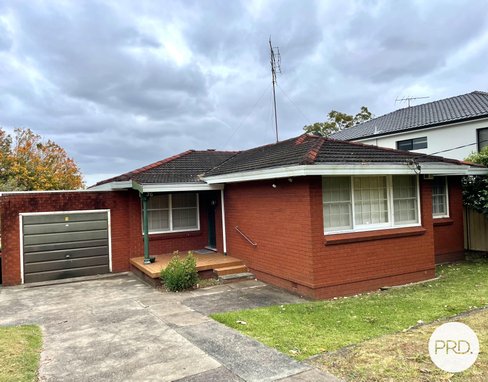 36 Lugarno Parade, LUGARNO NSW 2210