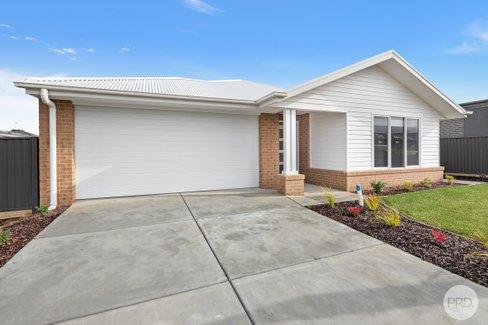 36 Mary Drive, ALFREDTON VIC 3350