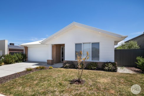 36 Mary Drive, ALFREDTON VIC 3350