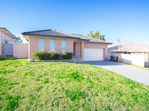 36 Pumphouse Crescent, RUTHERFORD NSW 2320