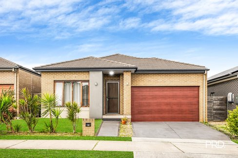 36 Sinclair Parade, Jordan Springs NSW 2747