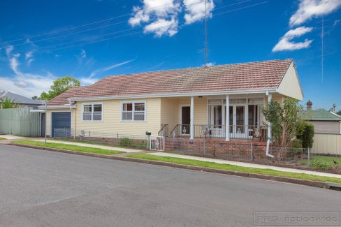 36 South Street, TELARAH NSW 2320