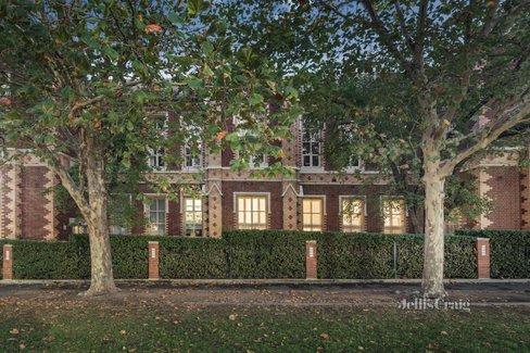 3 6 Webb Lane East Melbourne 3002