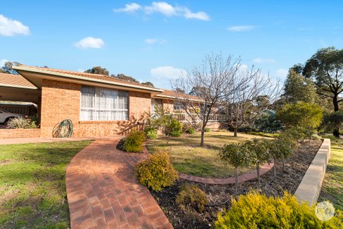 37 Akoonah Drive, GOLDEN SQUARE VIC 3555