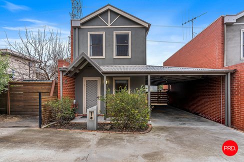 3/7 Caleb Close, GOLDEN SQUARE